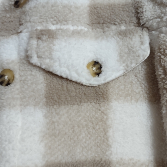 Shacket - Picture 4 of 8